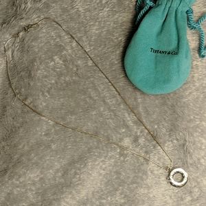 TIFFANY & CO. Toggle Necklace (19")